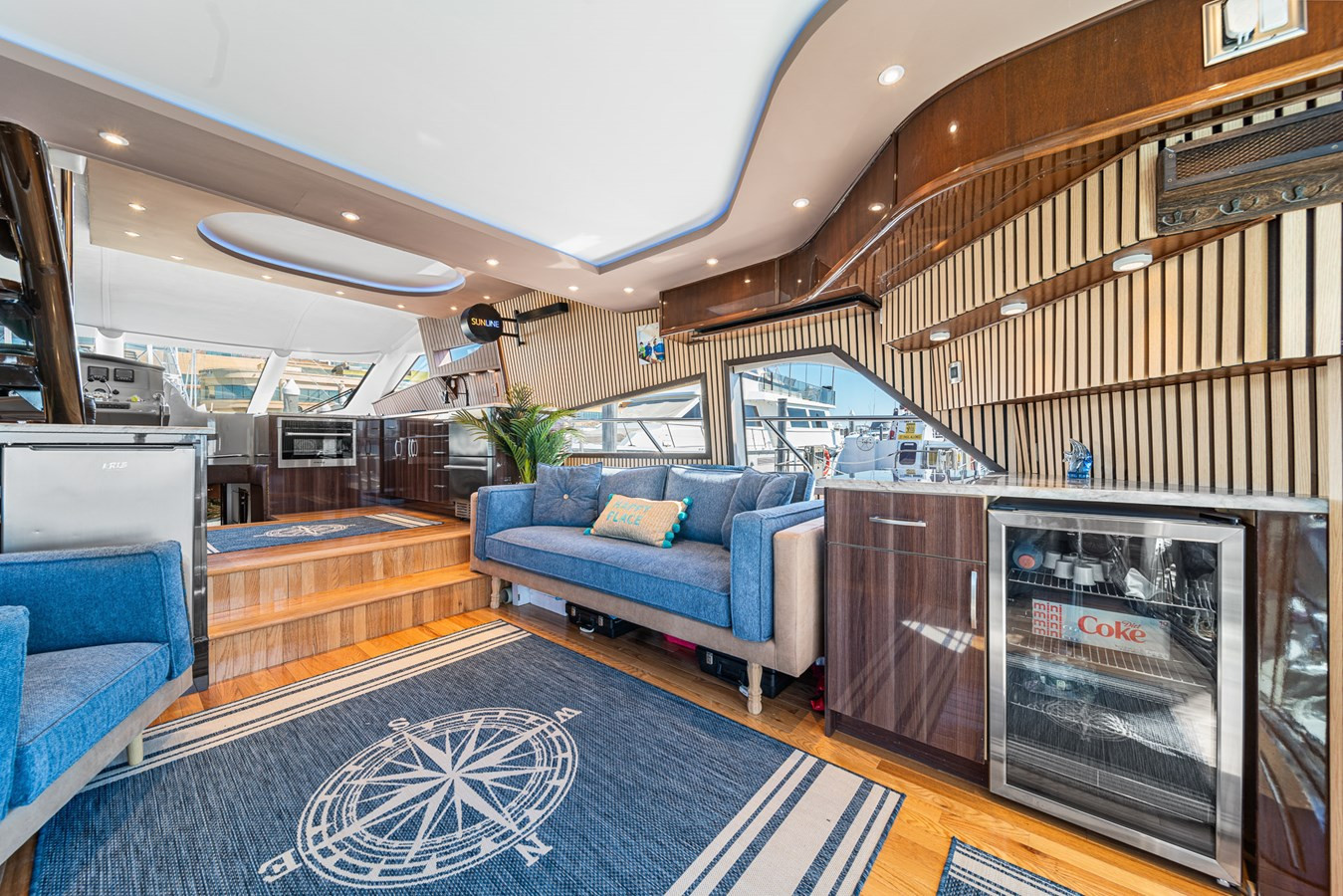 https://arconyachts.ams3.digitaloceanspaces.com/126090/conversions/large_4636804-optimize.jpg
