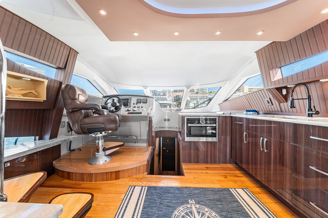 https://arconyachts.ams3.digitaloceanspaces.com/126095/conversions/large_4636807-optimize.jpg