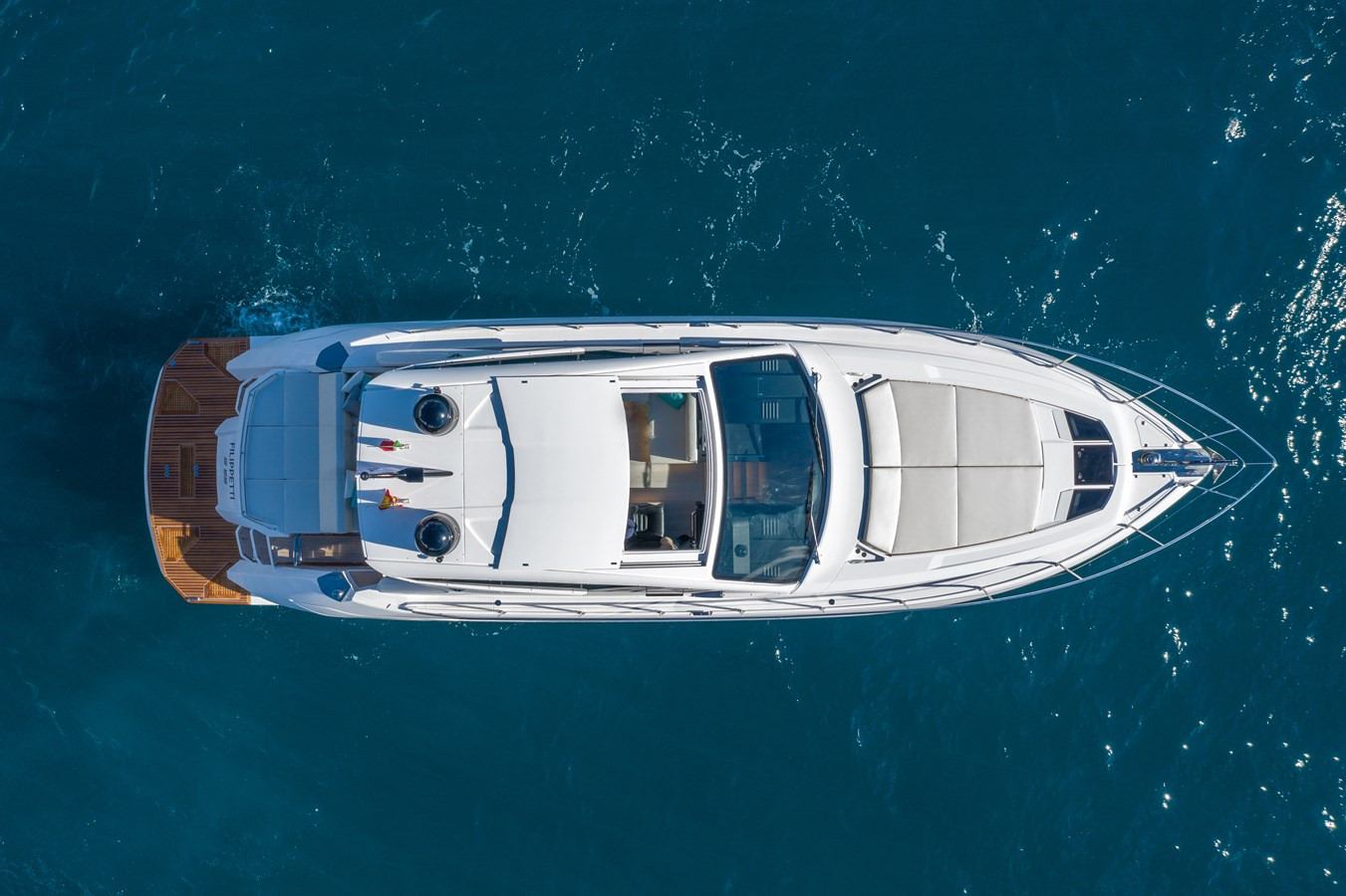 https://arconyachts.ams3.digitaloceanspaces.com/126105/conversions/large_4557567-optimize.jpg