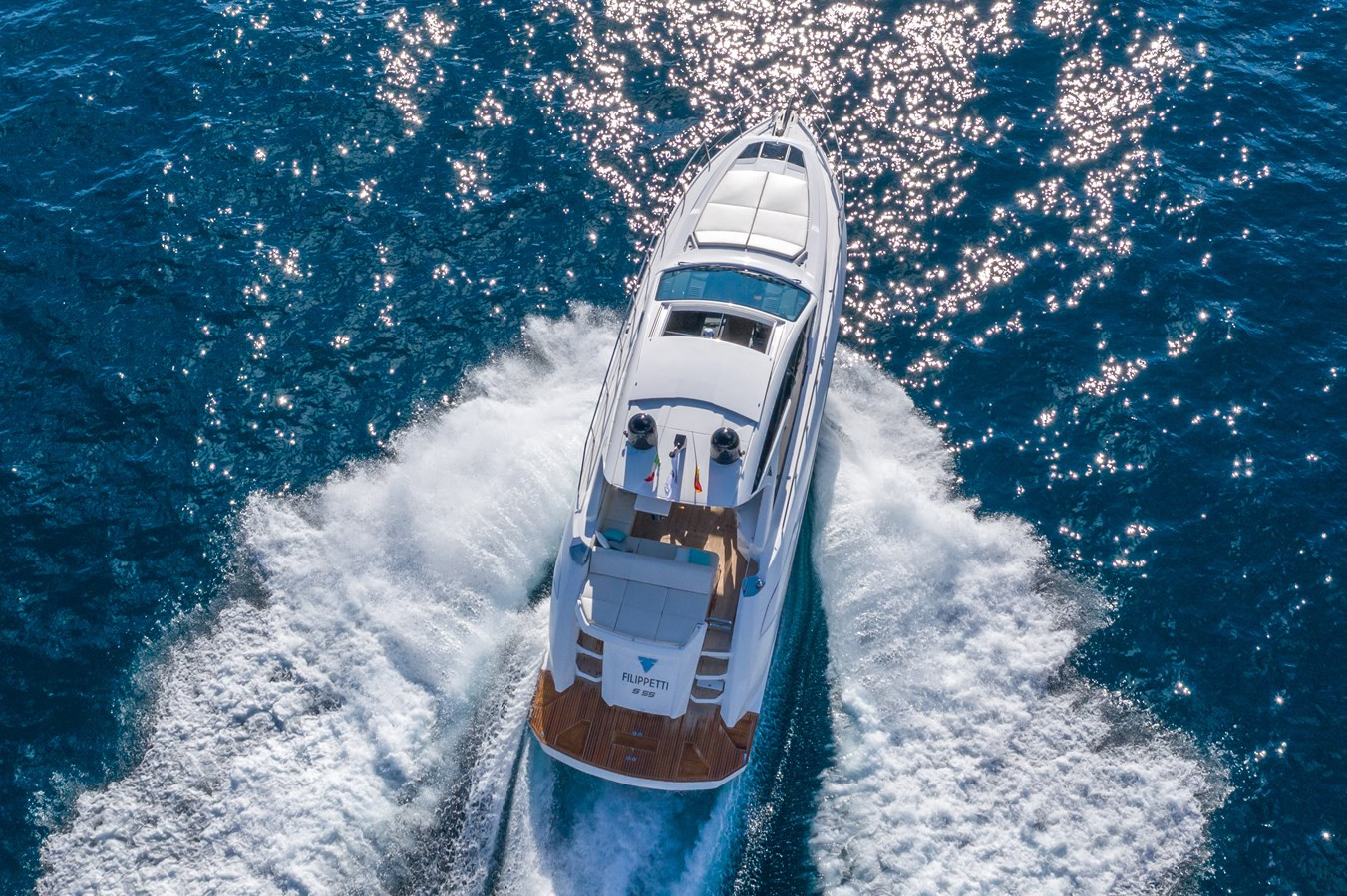 https://arconyachts.ams3.digitaloceanspaces.com/126111/conversions/large_4557572-optimize.jpg