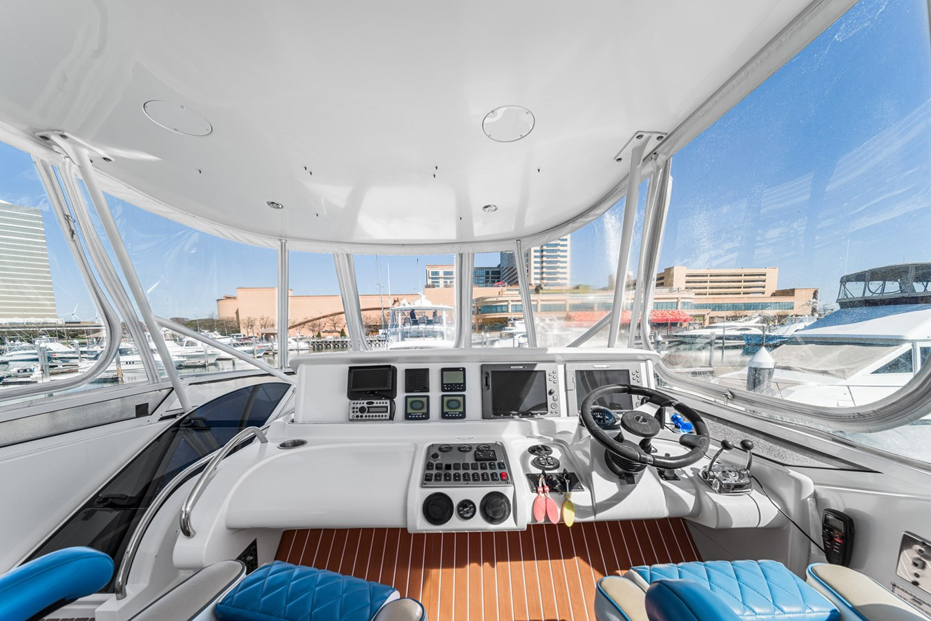 https://arconyachts.ams3.digitaloceanspaces.com/126124/conversions/large_4636818-optimize.jpg