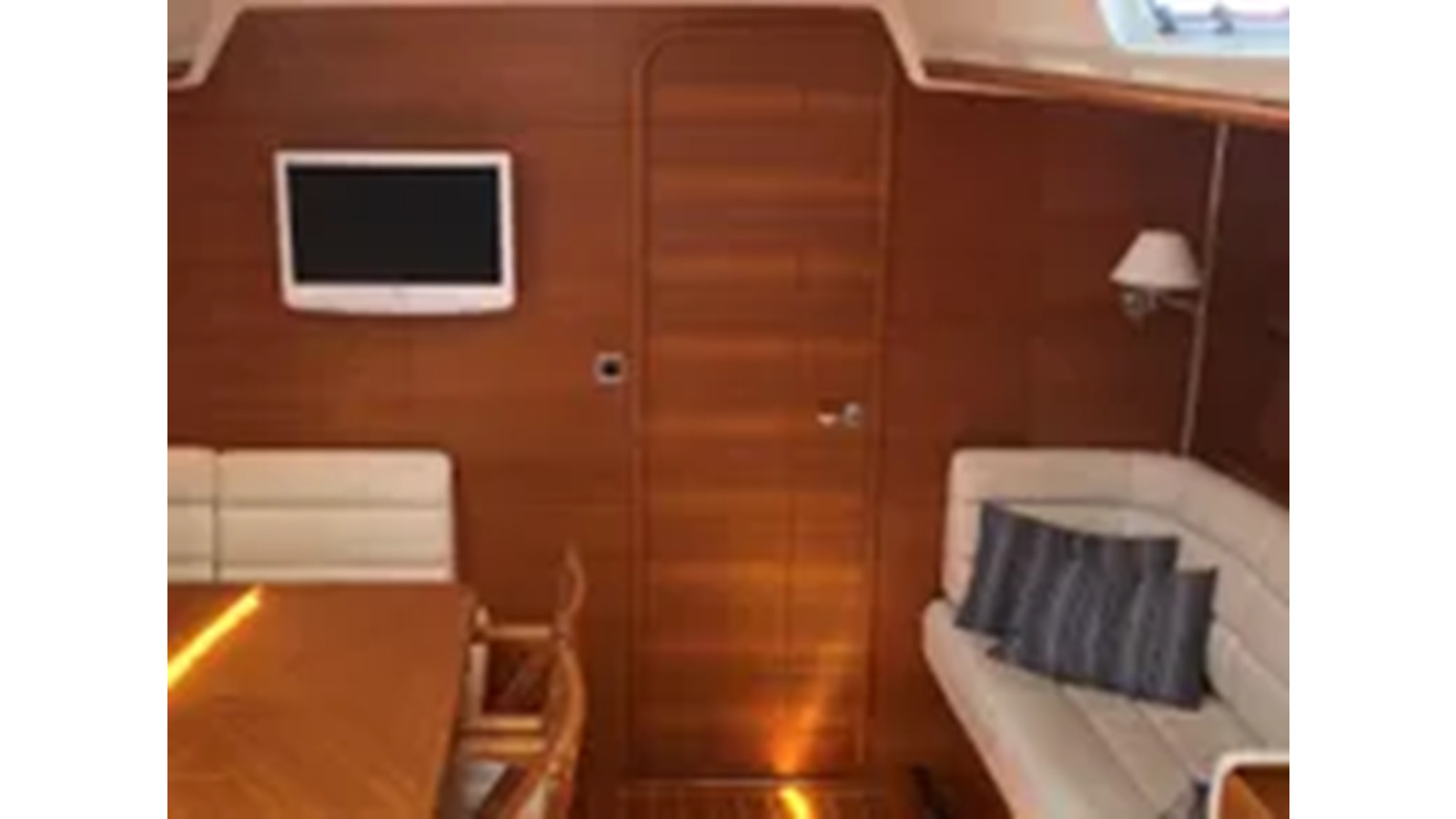 https://arconyachts.ams3.digitaloceanspaces.com/126216/conversions/large_4618470-optimize.jpg