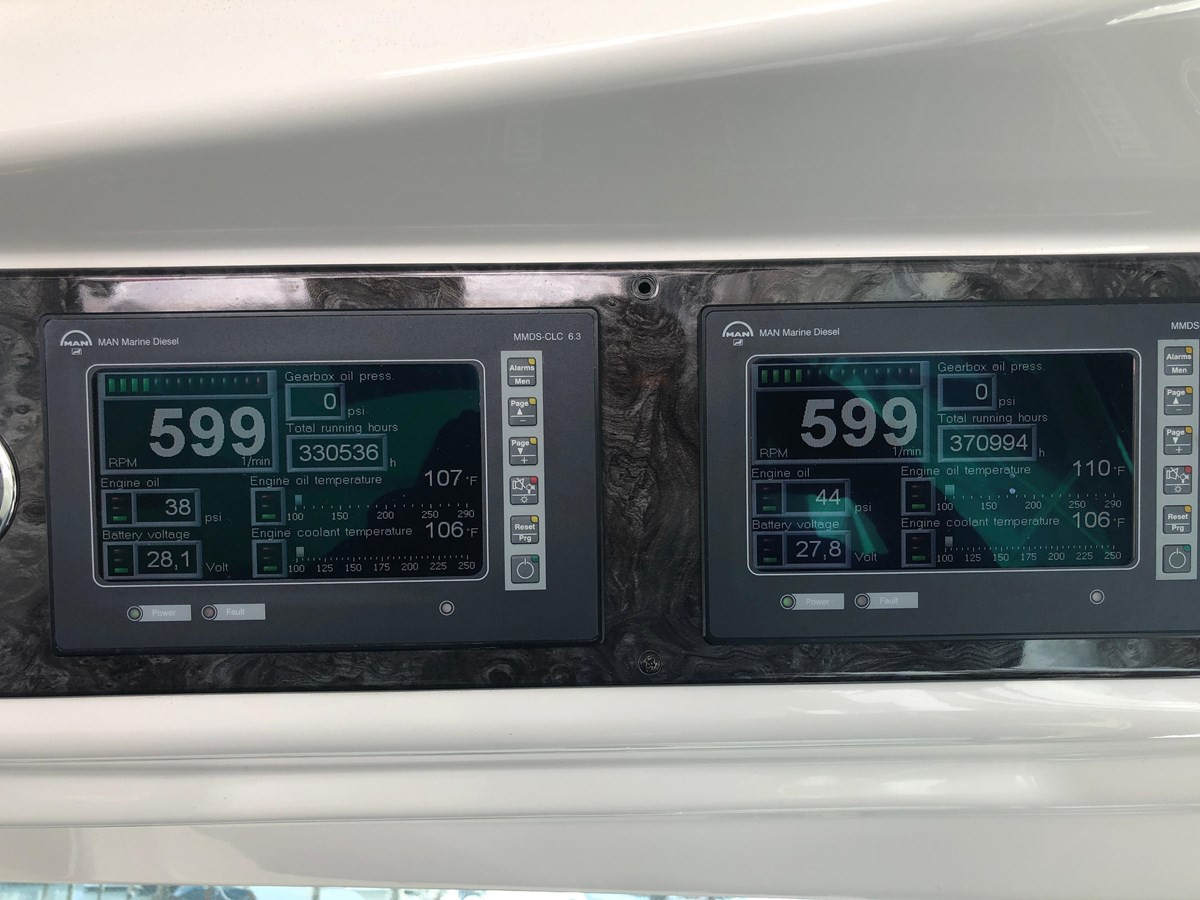 https://arconyachts.ams3.digitaloceanspaces.com/126251/conversions/large_4596073-optimize.jpg