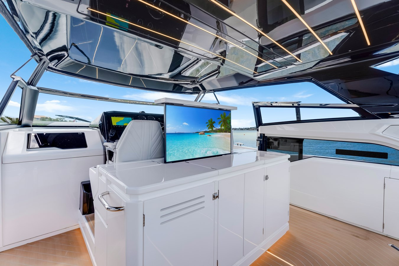 https://arconyachts.ams3.digitaloceanspaces.com/126342/conversions/large_4654822-optimize.jpg