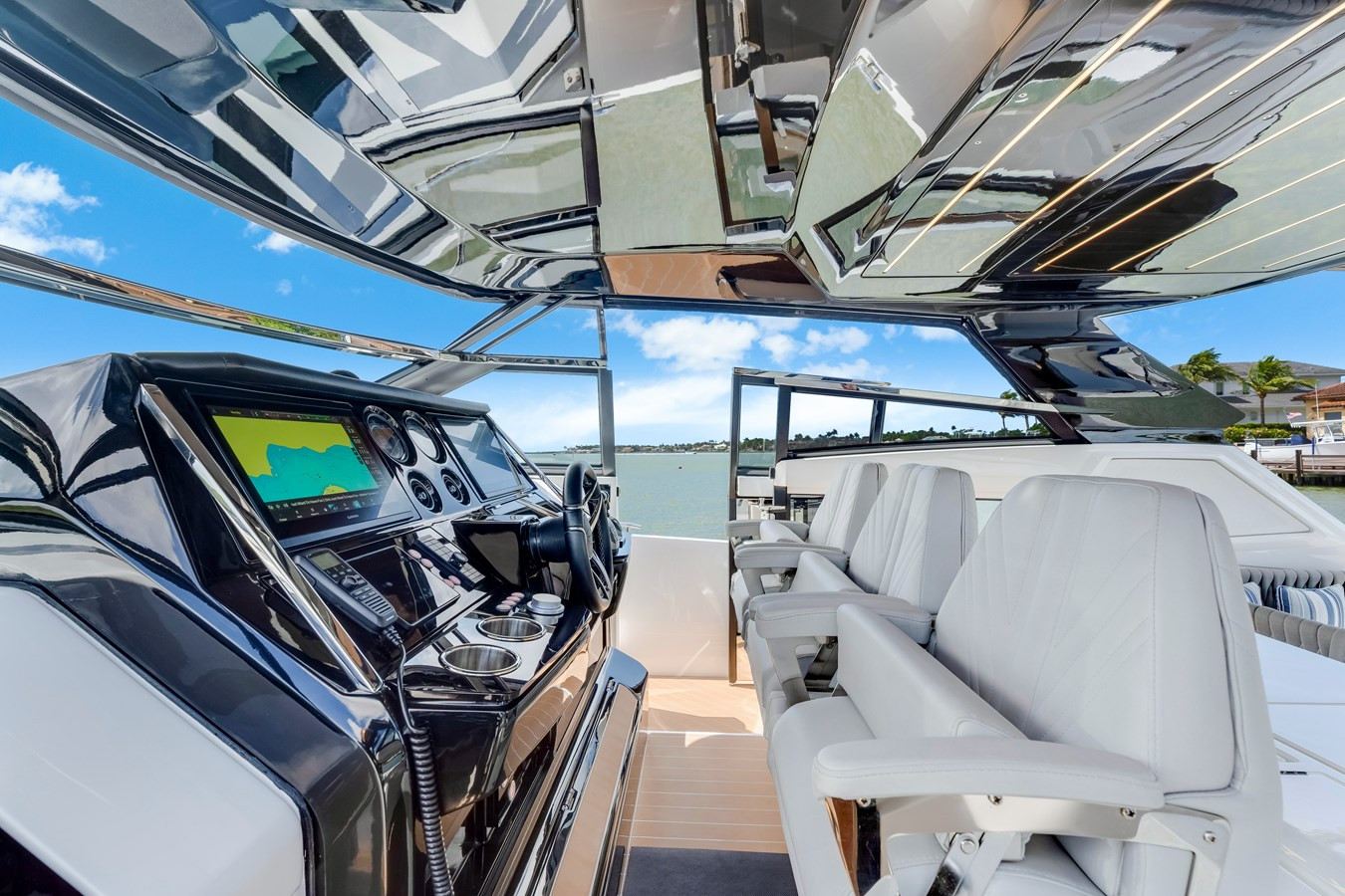https://arconyachts.ams3.digitaloceanspaces.com/126347/conversions/large_4654828-optimize.jpg