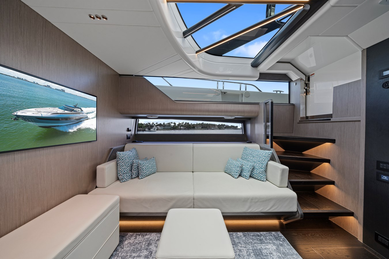 https://arconyachts.ams3.digitaloceanspaces.com/126422/conversions/large_4748073-optimize.jpg