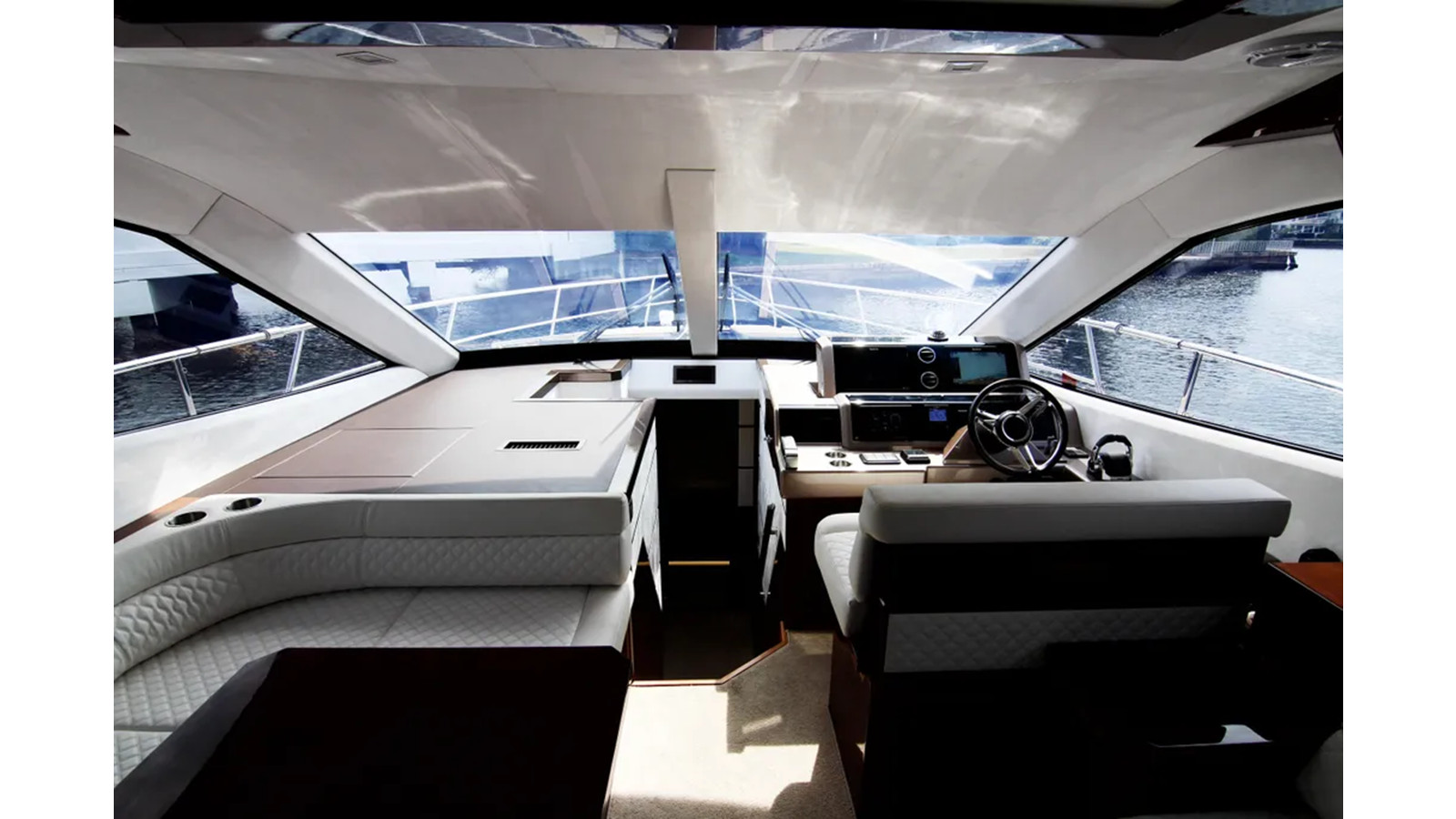 https://arconyachts.ams3.digitaloceanspaces.com/126488/conversions/large_4766595-optimize.jpg