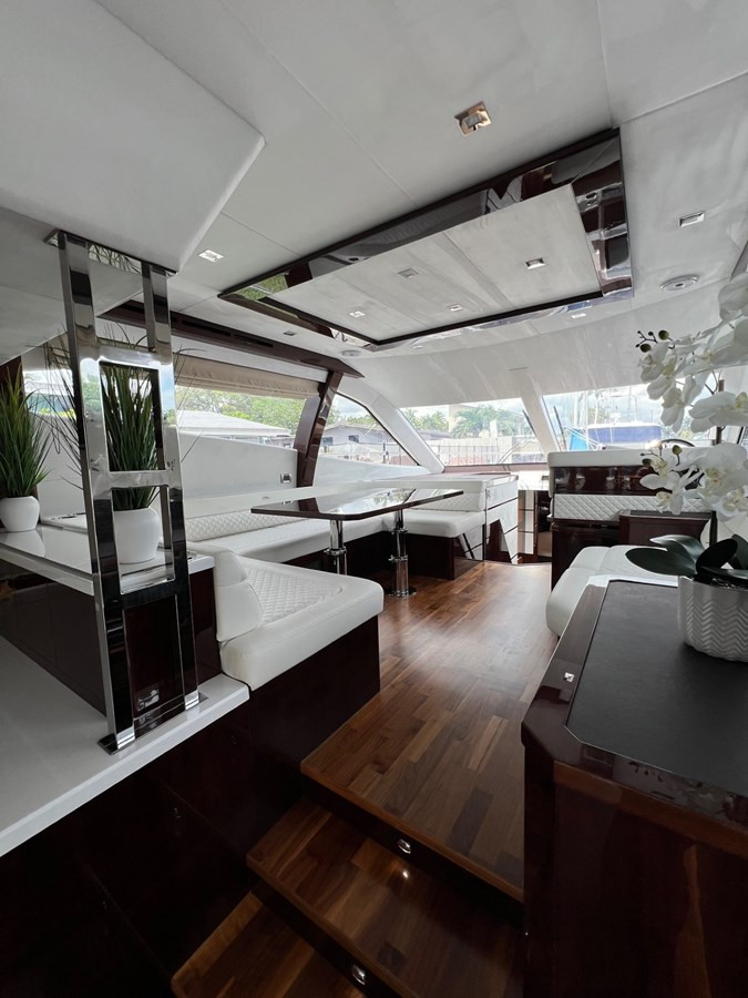https://arconyachts.ams3.digitaloceanspaces.com/126542/conversions/large_4771967-optimize.jpg