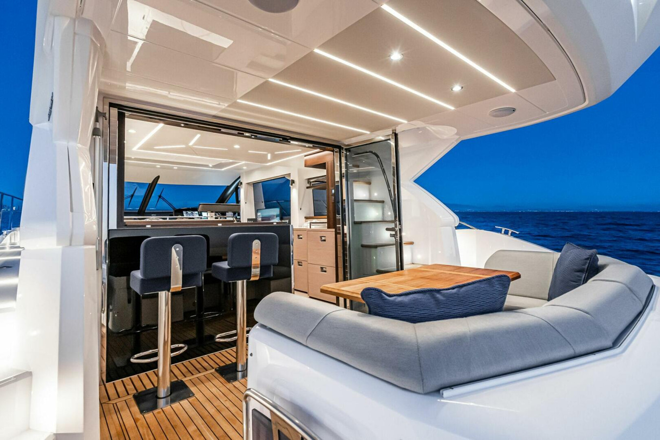 https://arconyachts.ams3.digitaloceanspaces.com/126557/conversions/large_4839332-optimize.jpg