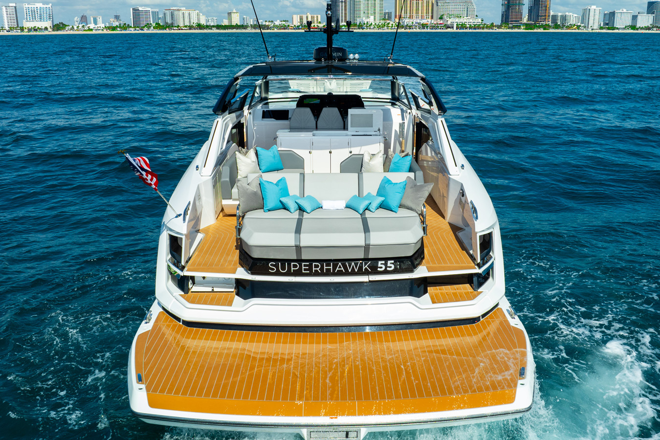 https://arconyachts.ams3.digitaloceanspaces.com/126589/conversions/large_4850989-optimize.jpg