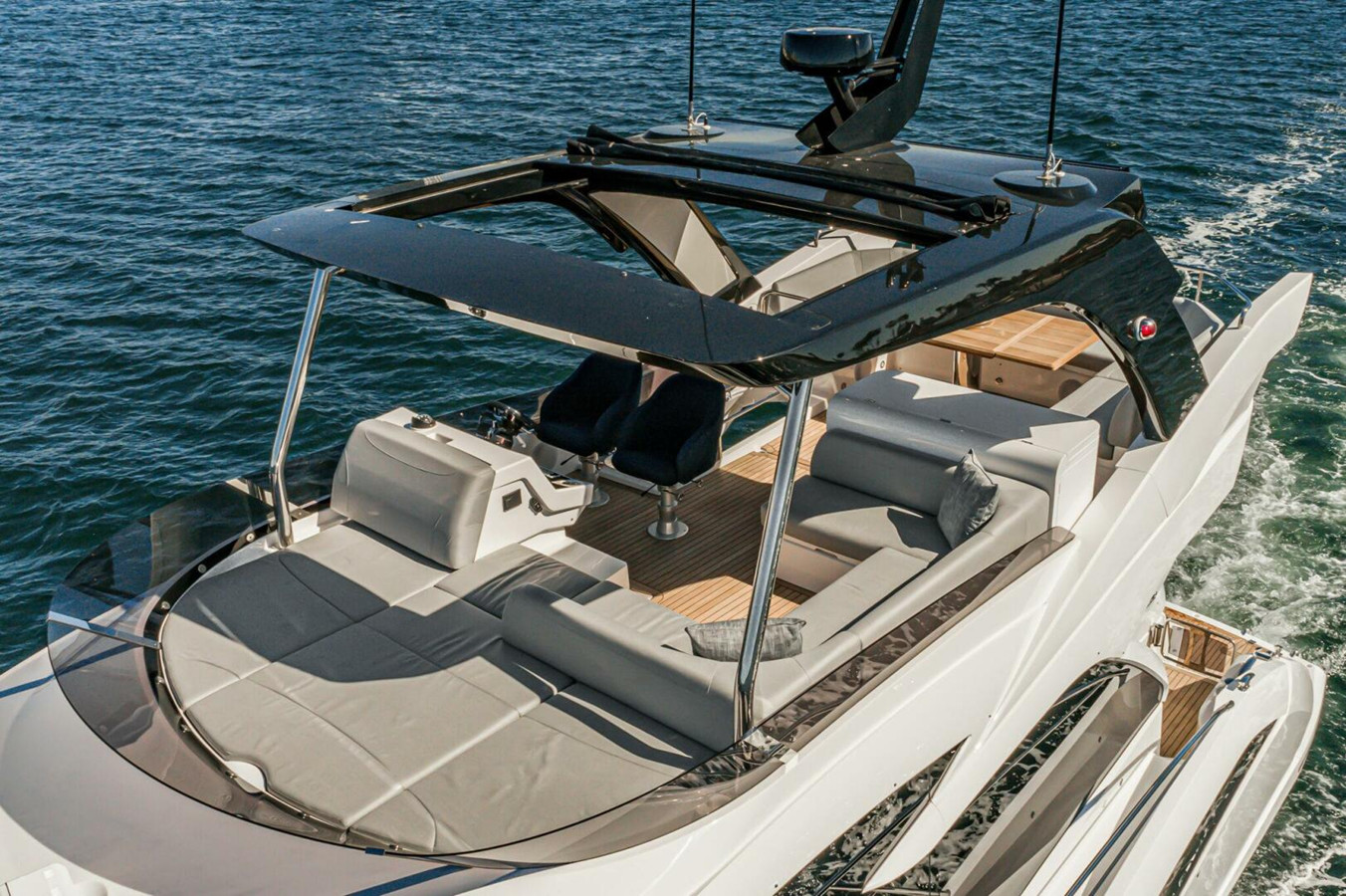 https://arconyachts.ams3.digitaloceanspaces.com/126607/conversions/large_4839350-optimize.jpg