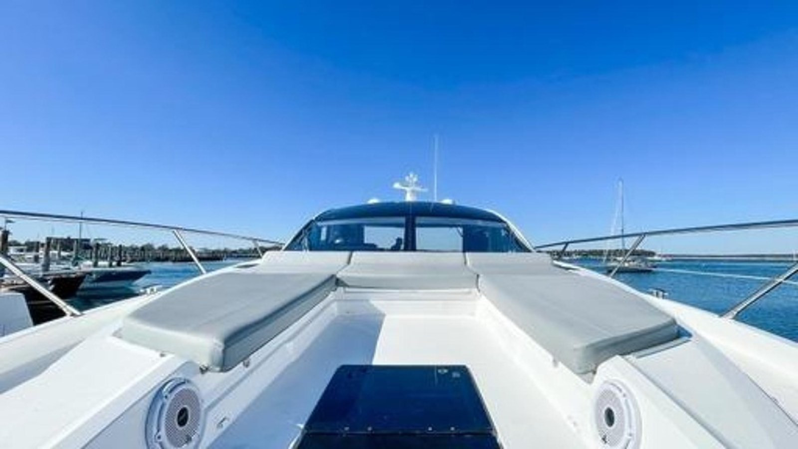 https://arconyachts.ams3.digitaloceanspaces.com/126655/conversions/large_4056663-optimize.jpg