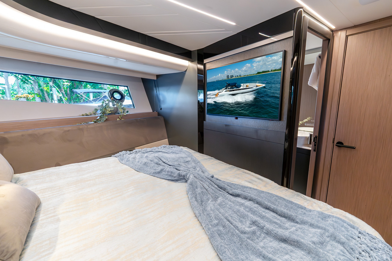 https://arconyachts.ams3.digitaloceanspaces.com/126709/conversions/large_4851021-optimize.jpg