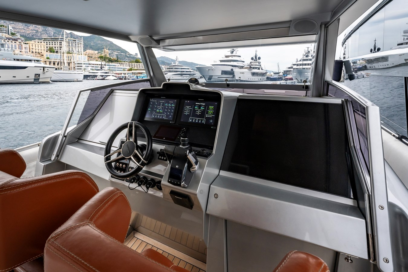 https://arconyachts.ams3.digitaloceanspaces.com/126751/conversions/large_4405889-optimize.jpg