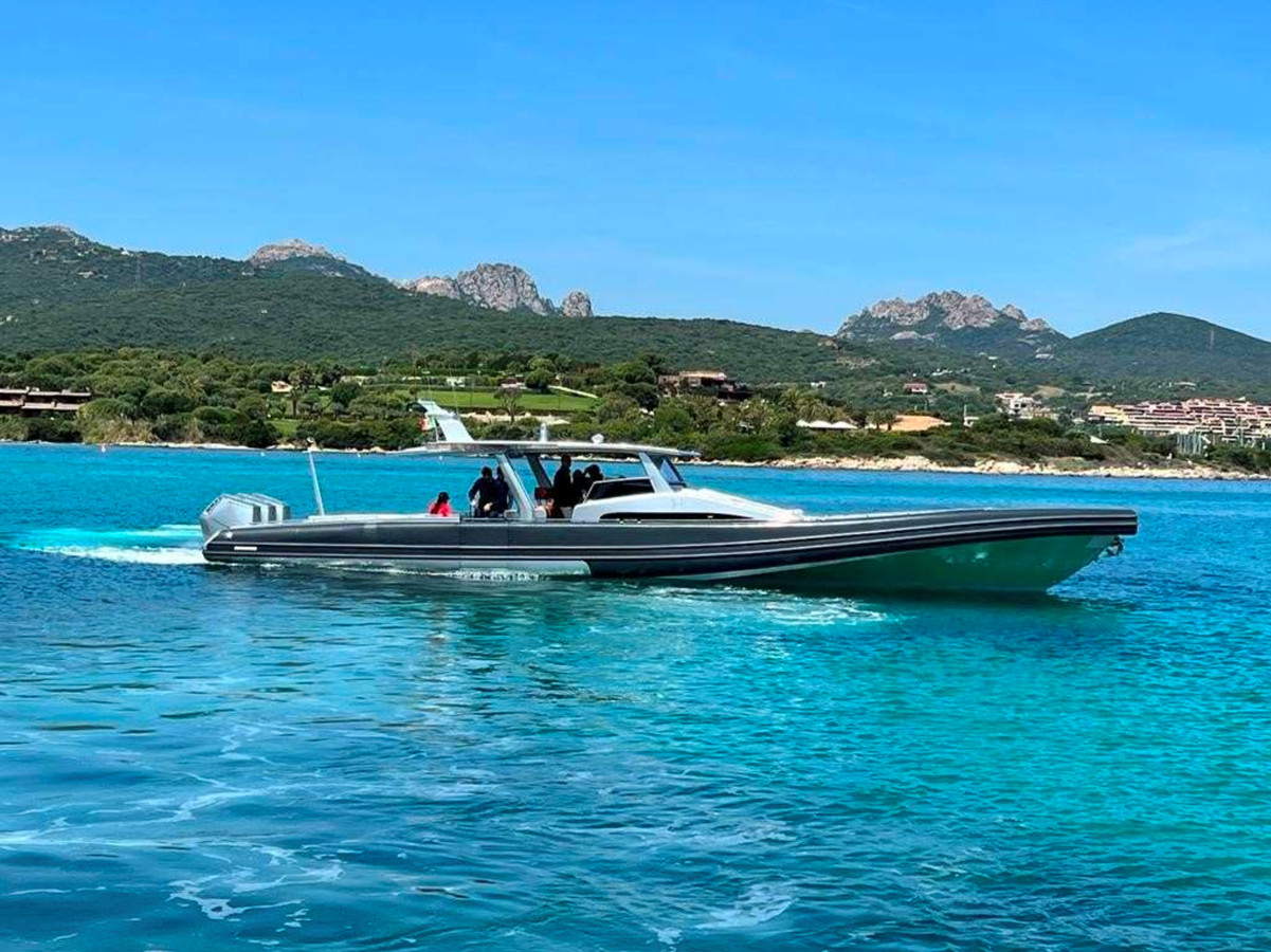 https://arconyachts.ams3.digitaloceanspaces.com/126772/conversions/large_4405903-optimize.jpg