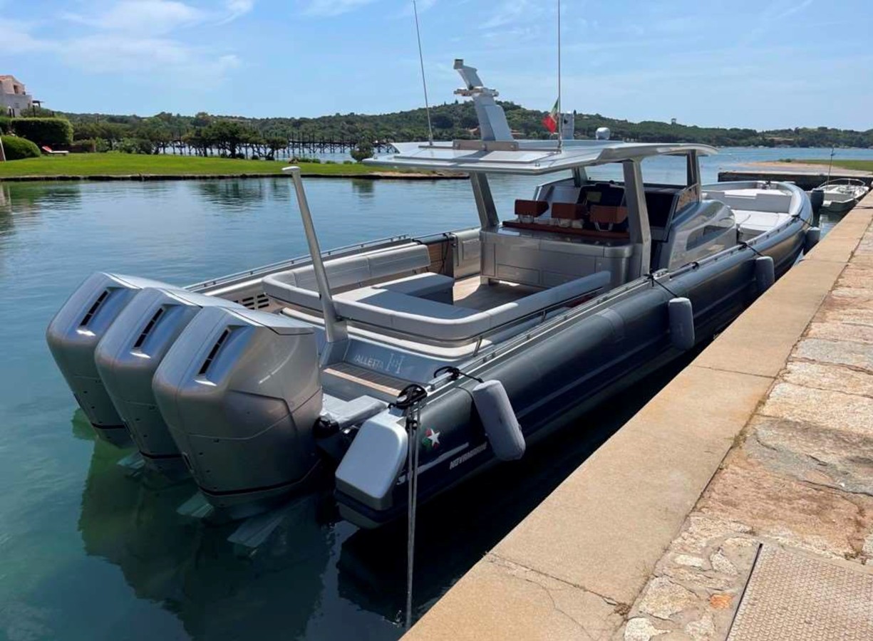 https://arconyachts.ams3.digitaloceanspaces.com/126777/conversions/large_4405902-optimize.jpg