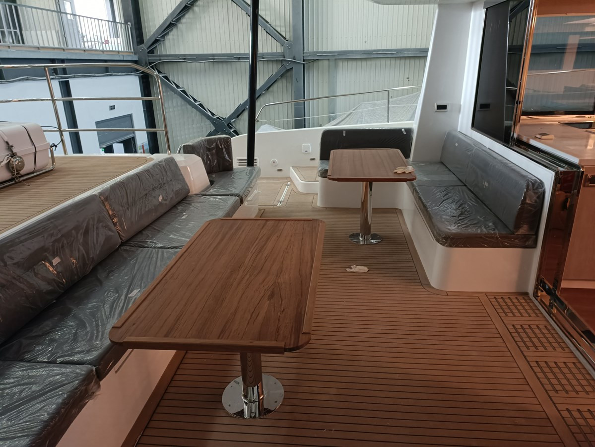 https://arconyachts.ams3.digitaloceanspaces.com/126810/conversions/large_4493030-optimize.jpg