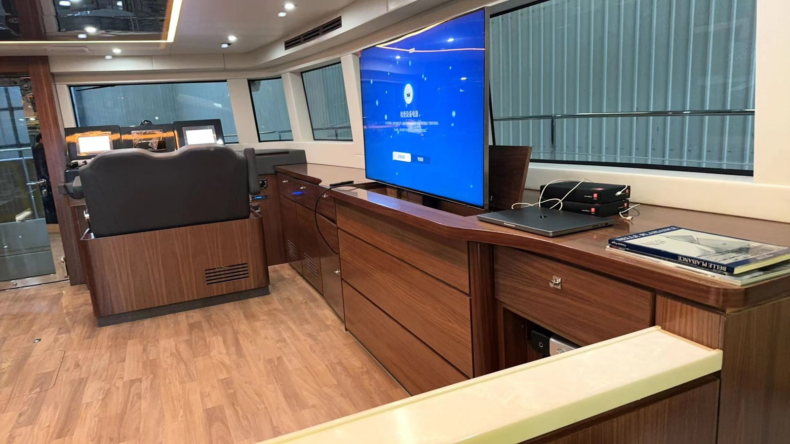 https://arconyachts.ams3.digitaloceanspaces.com/126812/conversions/large_4471268-optimize.jpg