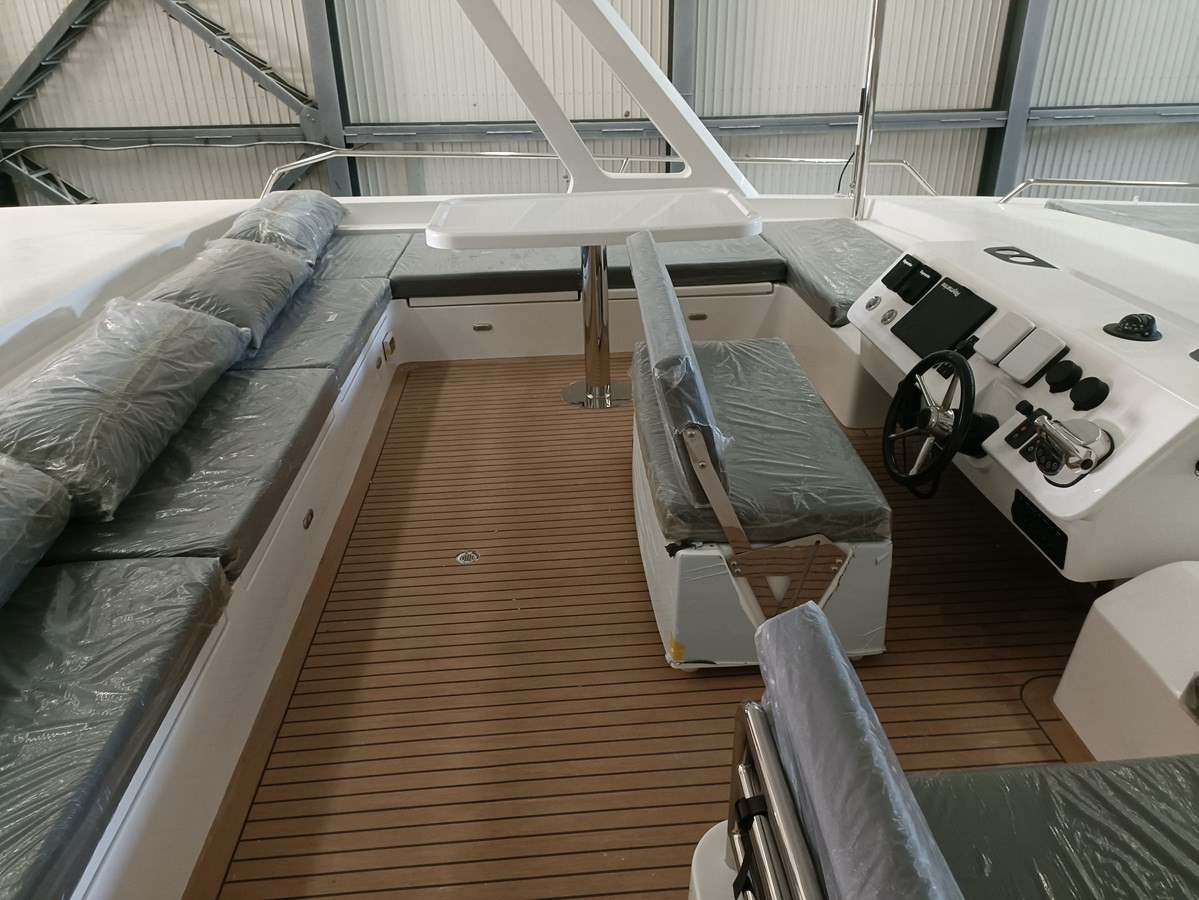 https://arconyachts.ams3.digitaloceanspaces.com/126813/conversions/large_4493031-optimize.jpg