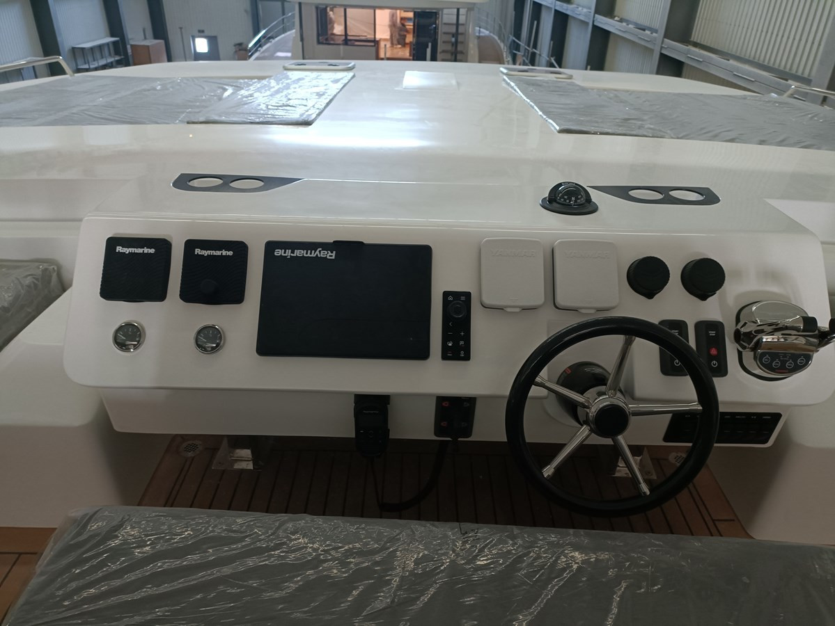https://arconyachts.ams3.digitaloceanspaces.com/126821/conversions/large_4493034-optimize.jpg