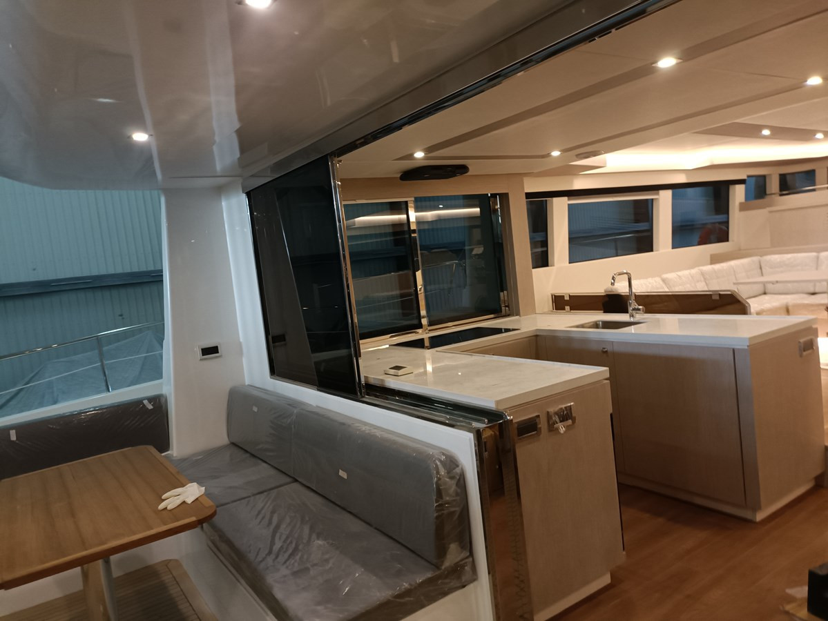 https://arconyachts.ams3.digitaloceanspaces.com/126823/conversions/large_4493035-optimize.jpg