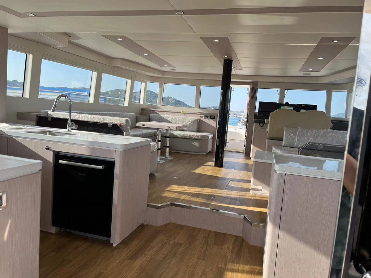 https://arconyachts.ams3.digitaloceanspaces.com/126830/conversions/large_4492985-optimize.jpg