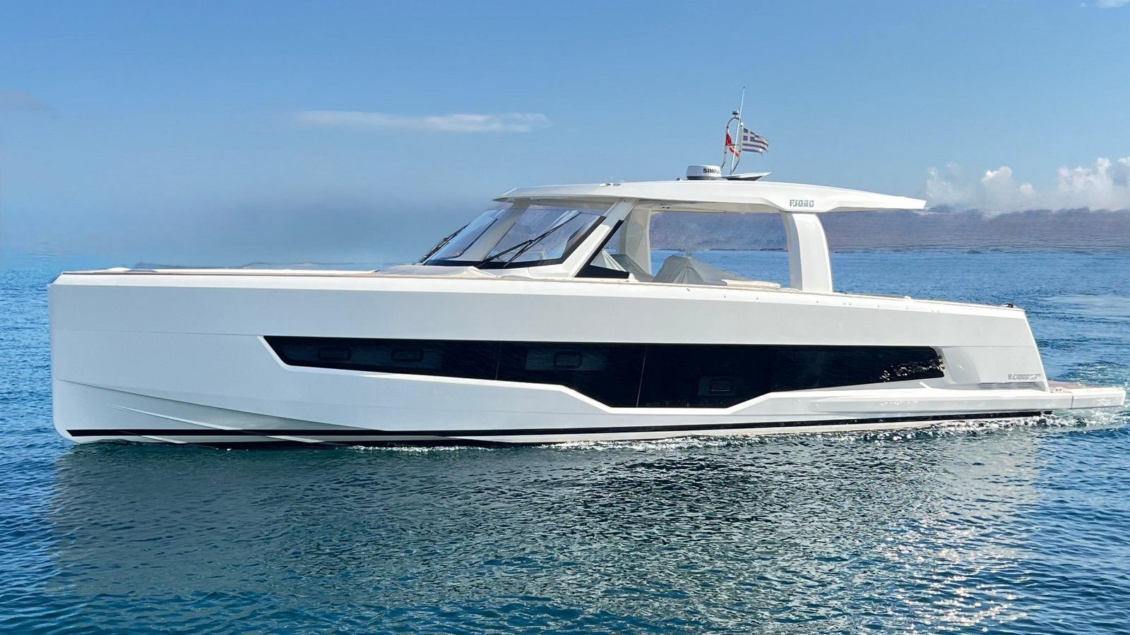 https://arconyachts.ams3.digitaloceanspaces.com/126960/conversions/large_4725756-optimize.jpg