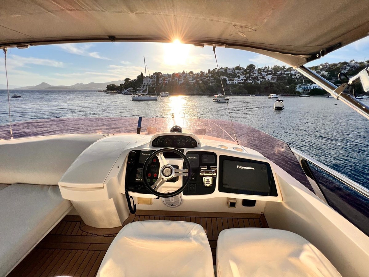 https://arconyachts.ams3.digitaloceanspaces.com/127029/conversions/large_4743839-optimize.jpg