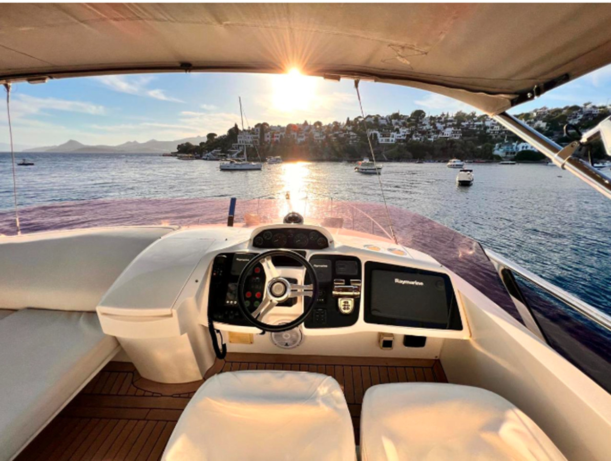 https://arconyachts.ams3.digitaloceanspaces.com/127072/conversions/large_4743853-optimize.jpg