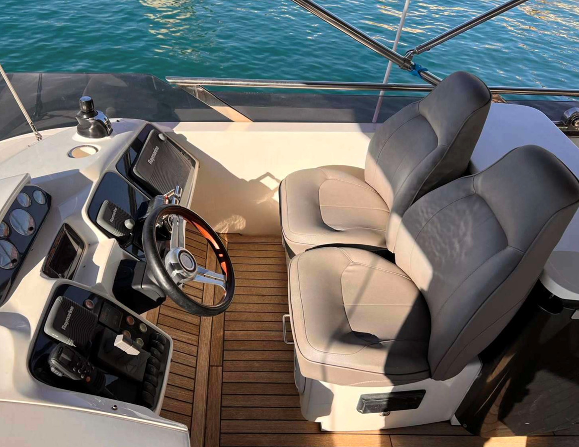 https://arconyachts.ams3.digitaloceanspaces.com/127074/conversions/large_4707745-optimize.jpg