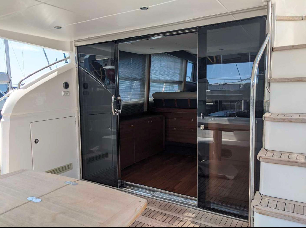 https://arconyachts.ams3.digitaloceanspaces.com/127116/conversions/large_4707758-optimize.jpg