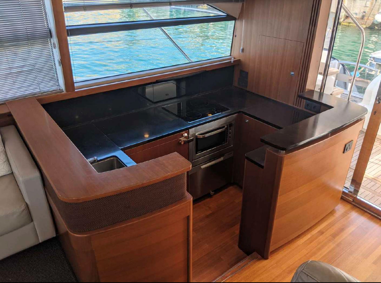 https://arconyachts.ams3.digitaloceanspaces.com/127130/conversions/large_4707762-optimize.jpg