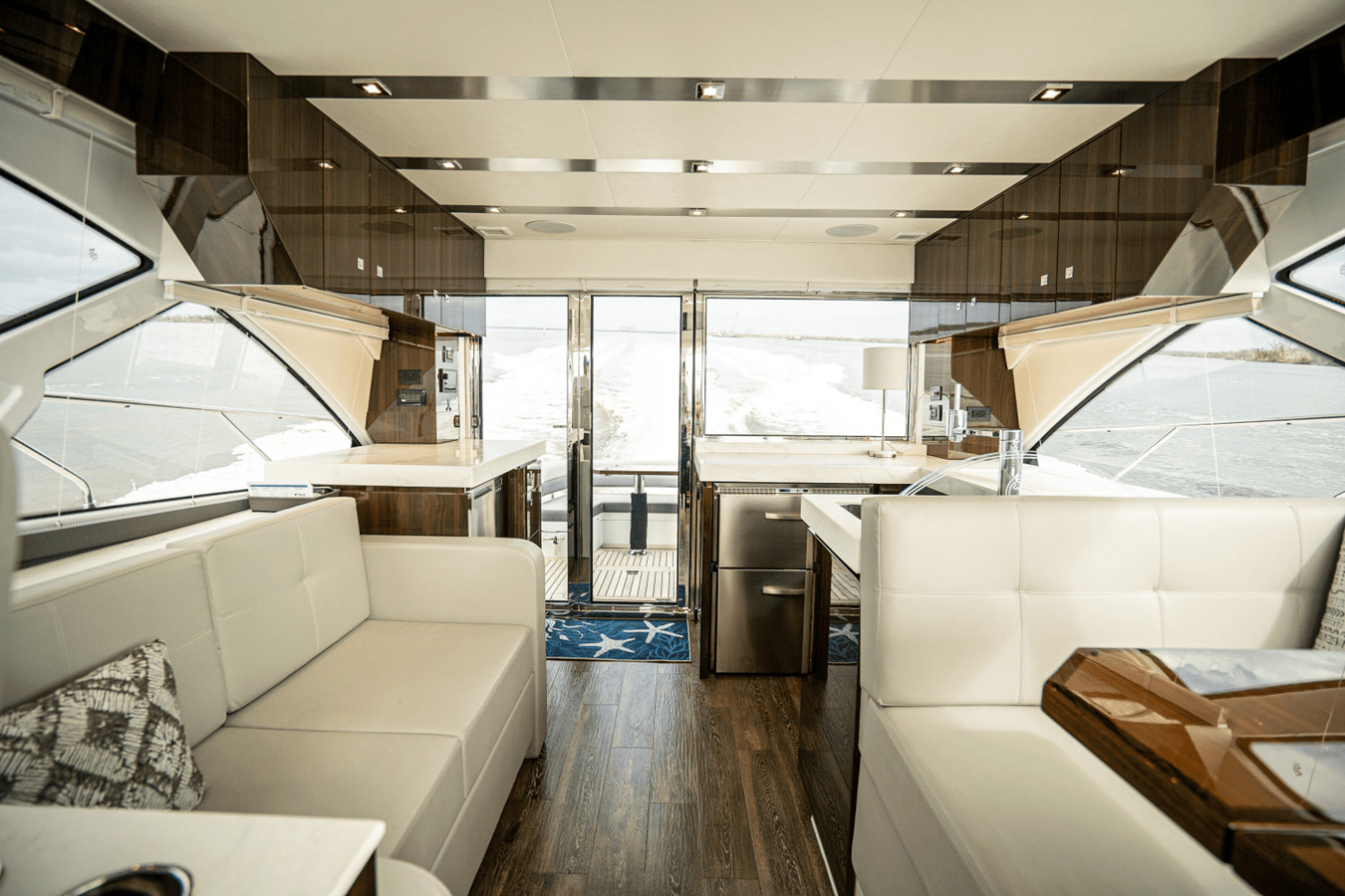 https://arconyachts.ams3.digitaloceanspaces.com/127142/conversions/large_4537779-optimize.jpg