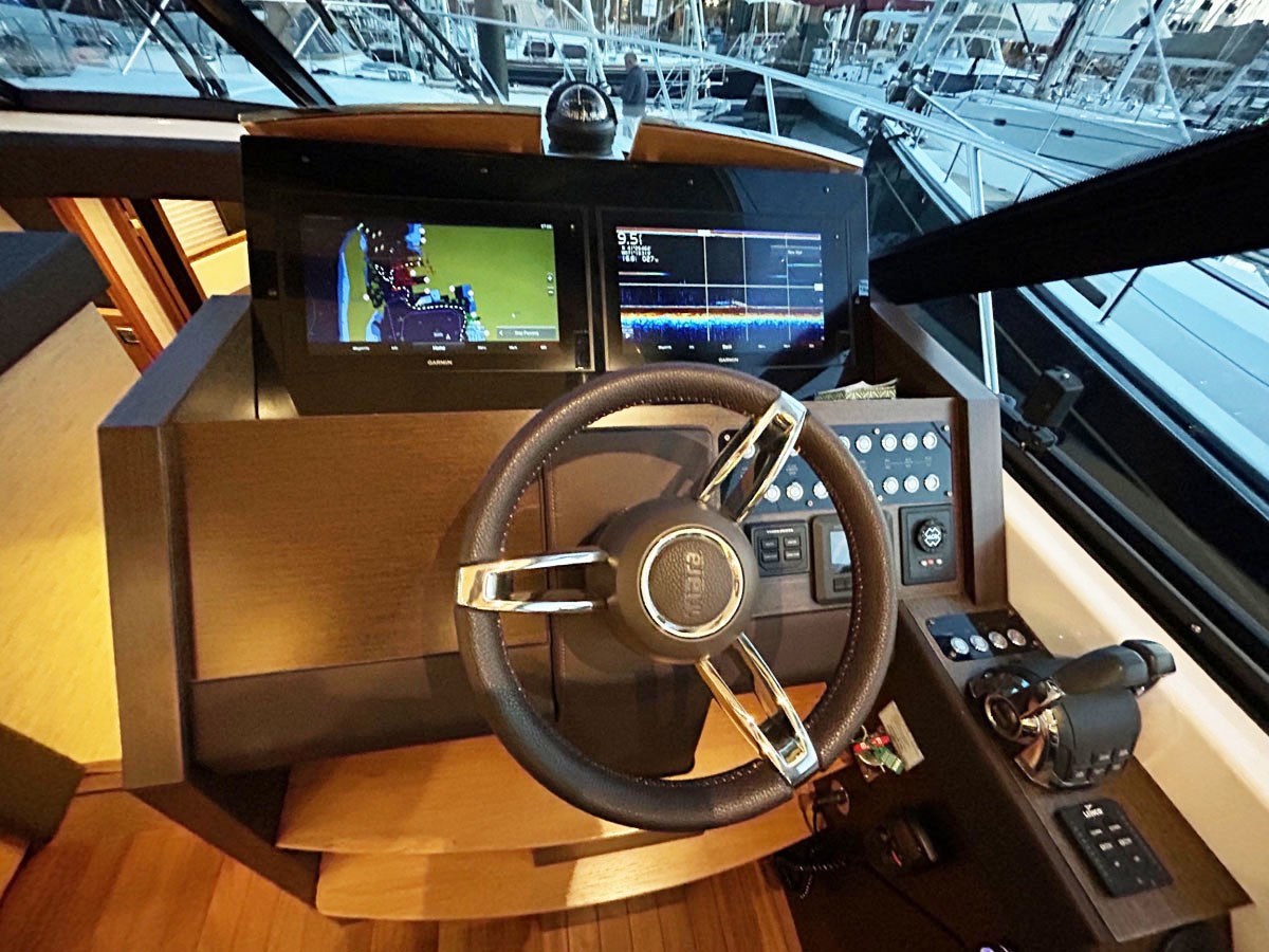 https://arconyachts.ams3.digitaloceanspaces.com/127262/conversions/large_4334322-optimize.jpg