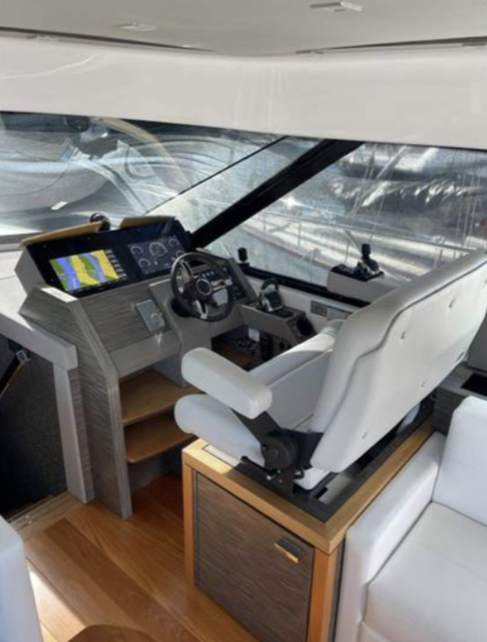 https://arconyachts.ams3.digitaloceanspaces.com/127294/conversions/large_4654289-optimize.jpg