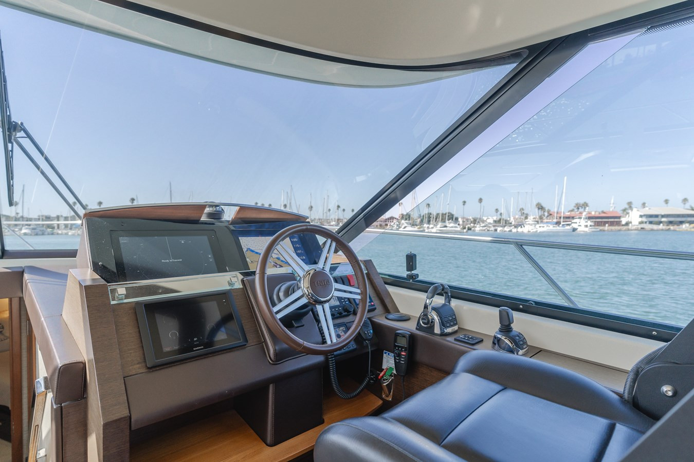 https://arconyachts.ams3.digitaloceanspaces.com/127307/conversions/large_3960105-optimize.jpg