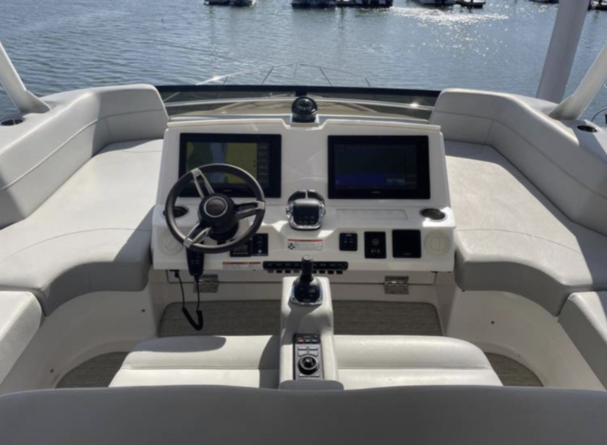 https://arconyachts.ams3.digitaloceanspaces.com/127322/conversions/large_4654302-optimize.jpg