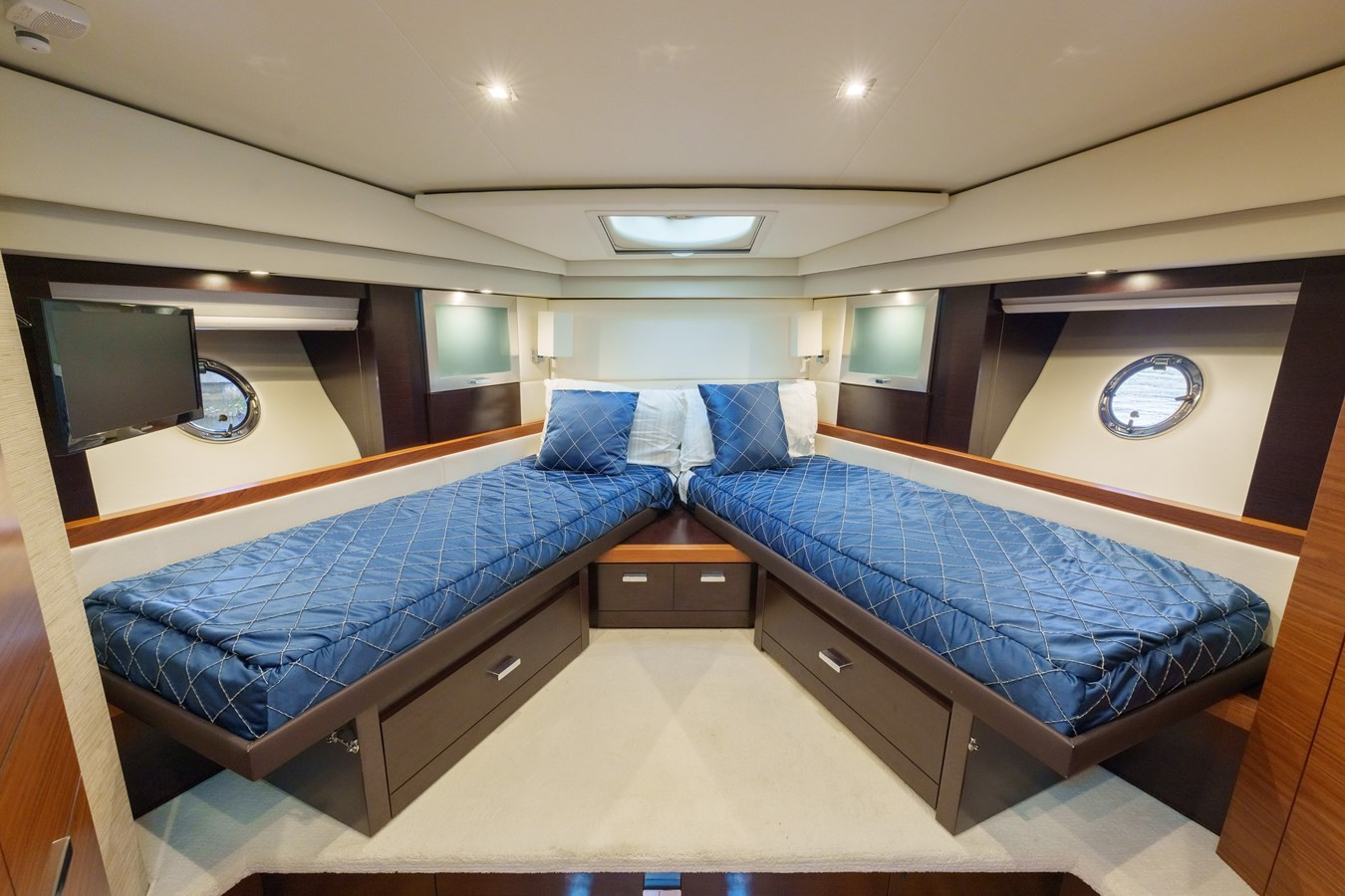 https://arconyachts.ams3.digitaloceanspaces.com/127390/conversions/large_4768705-optimize.jpg