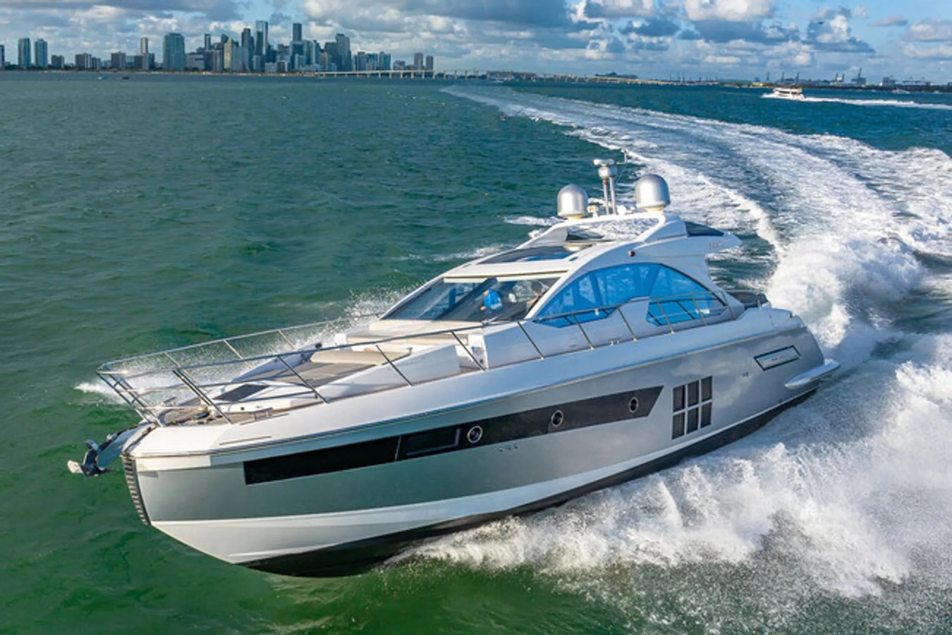 https://arconyachts.ams3.digitaloceanspaces.com/127391/conversions/large_4742793-optimize.jpg