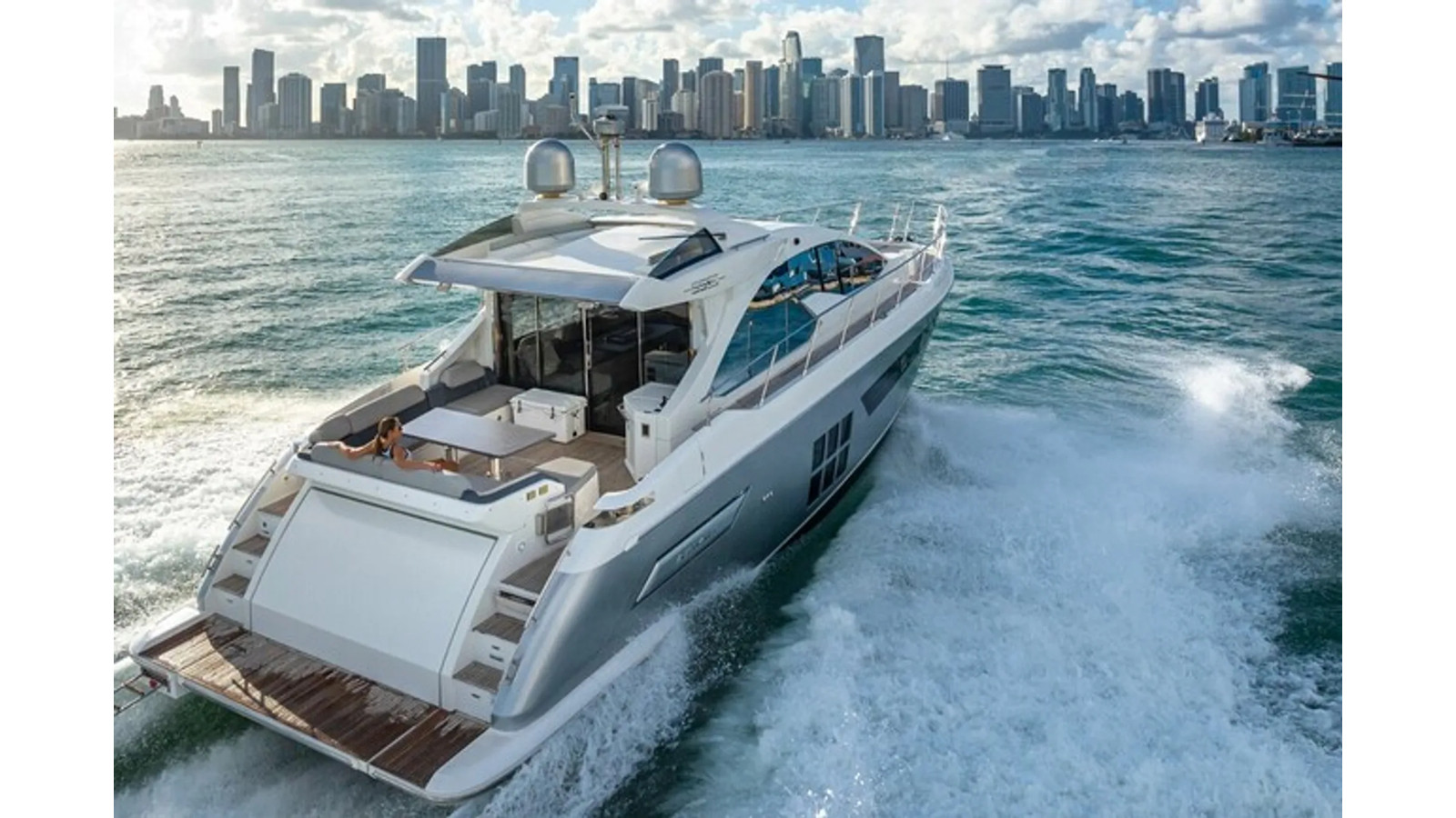 https://arconyachts.ams3.digitaloceanspaces.com/127397/conversions/large_4742842-optimize.jpg