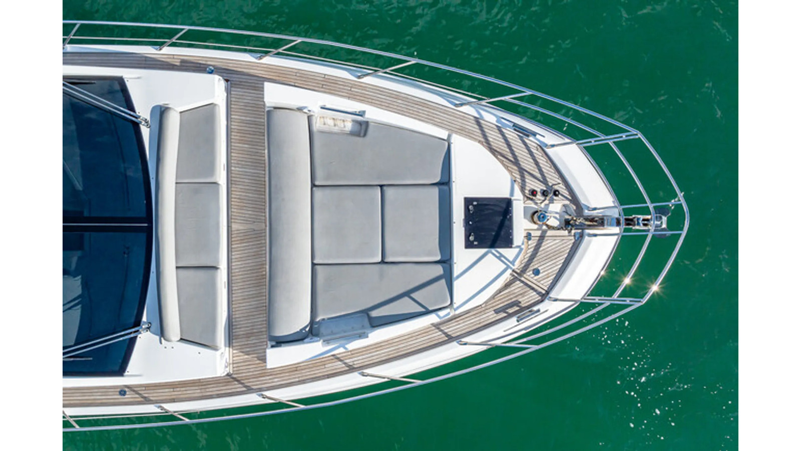 https://arconyachts.ams3.digitaloceanspaces.com/127401/conversions/large_4742844-optimize.jpg