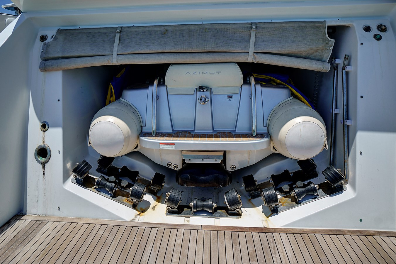 https://arconyachts.ams3.digitaloceanspaces.com/127466/conversions/large_4742824-optimize.jpg
