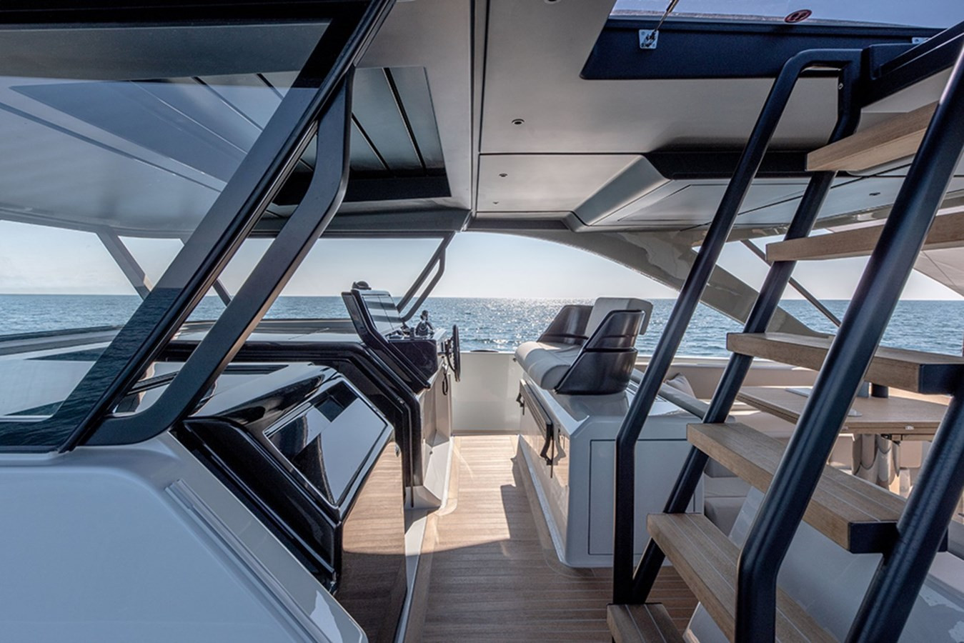 https://arconyachts.ams3.digitaloceanspaces.com/127489/conversions/large_4812953-optimize.jpg