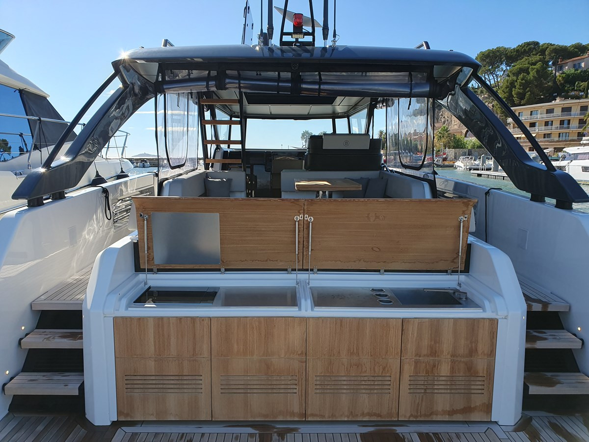 https://arconyachts.ams3.digitaloceanspaces.com/127490/conversions/large_4848665-optimize.jpg