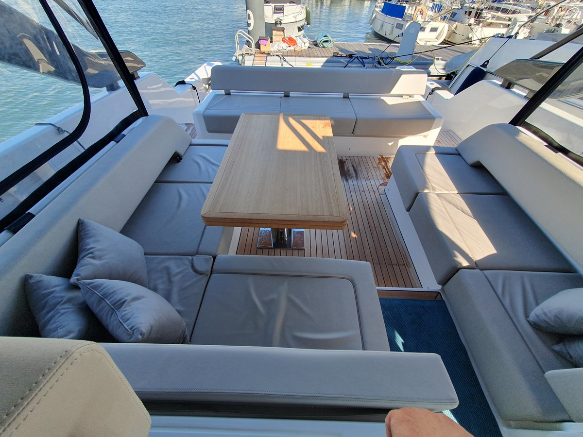 https://arconyachts.ams3.digitaloceanspaces.com/127498/conversions/large_4848668-optimize.jpg