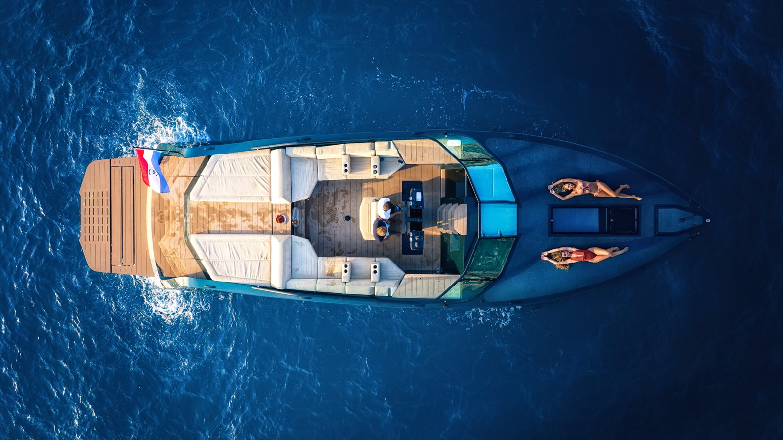 https://arconyachts.ams3.digitaloceanspaces.com/127724/conversions/large_3444853-optimize.jpg