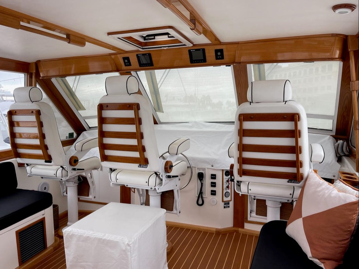 https://arconyachts.ams3.digitaloceanspaces.com/127780/conversions/large_3624204-optimize.jpg