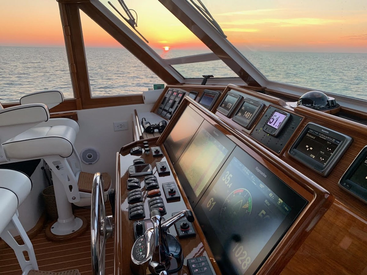 https://arconyachts.ams3.digitaloceanspaces.com/127789/conversions/large_3624207-optimize.jpg