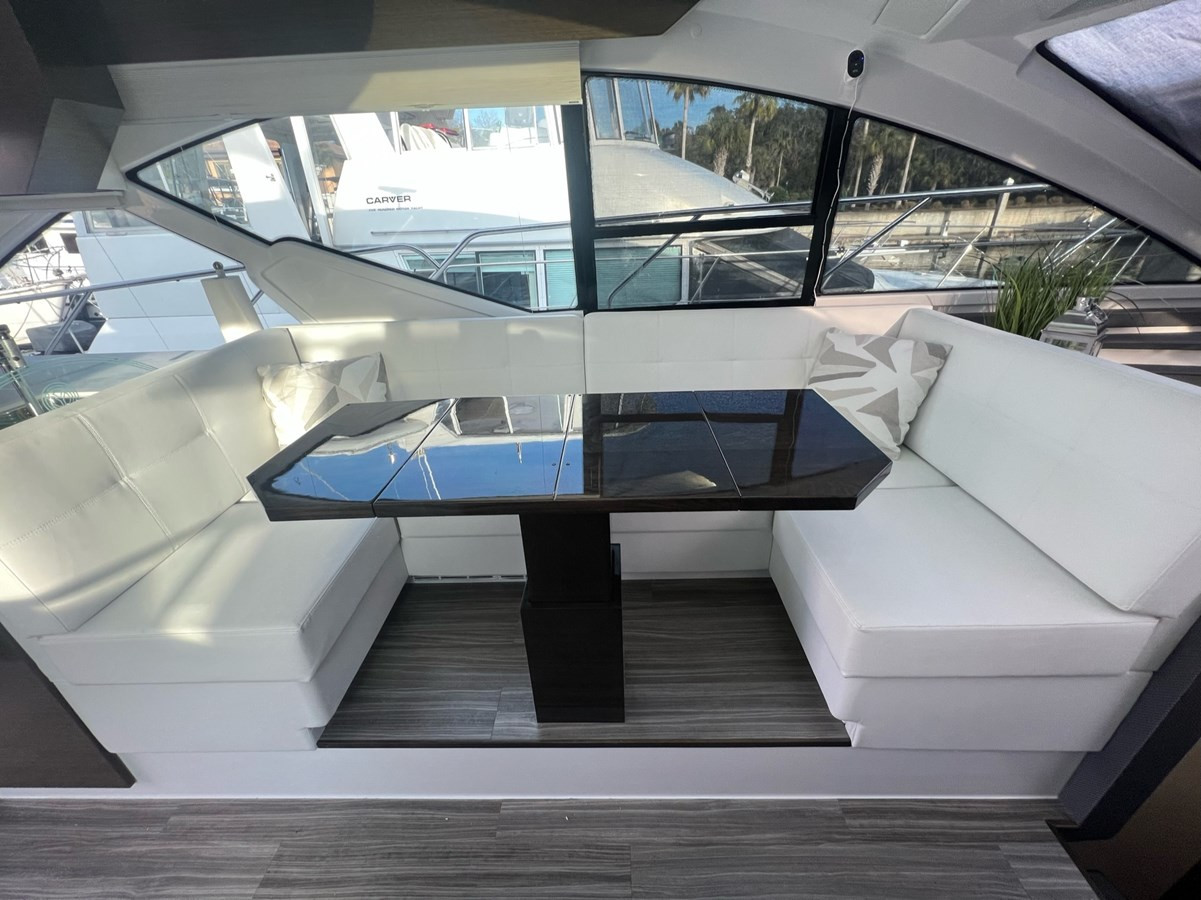 https://arconyachts.ams3.digitaloceanspaces.com/127819/conversions/large_3708188-optimize.jpg