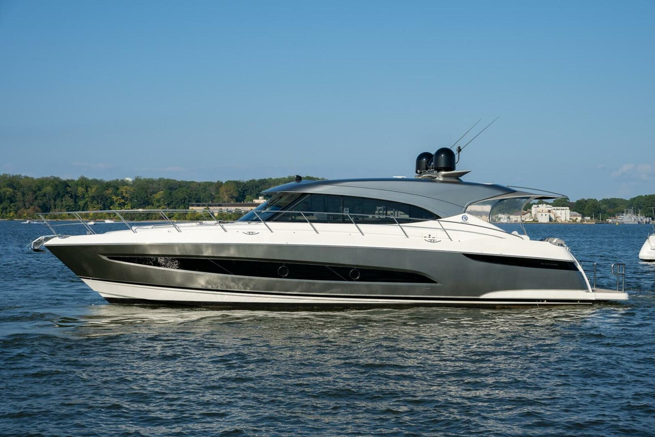 https://arconyachts.ams3.digitaloceanspaces.com/127835/conversions/large_4202358-optimize.jpg